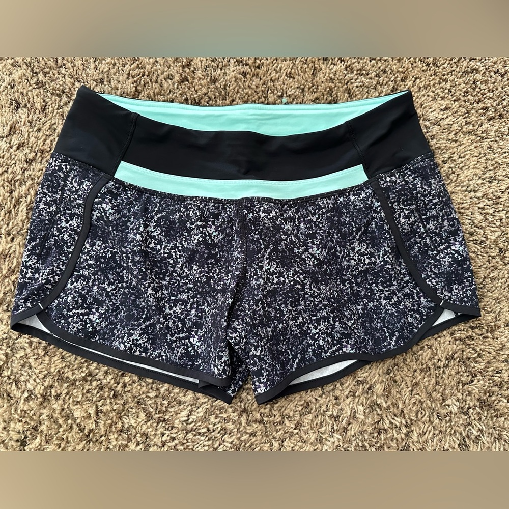 Lululemon Runtime Shorts EUC 4”inseam size 8